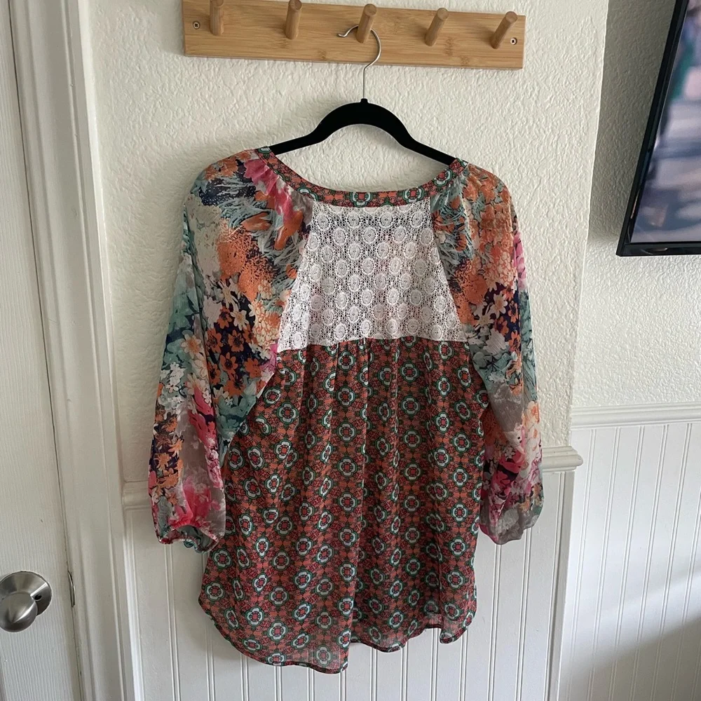 Fig and Flower Vibrant Floral Blouse - Picture 7 of 7